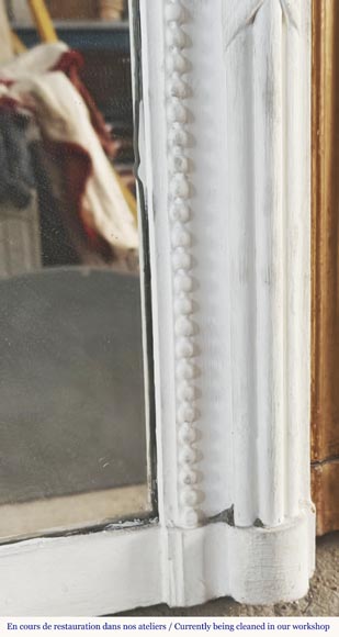 Napoleon III style trumeau topped with a shell Napoleon III style trumeau topped with a shell-5