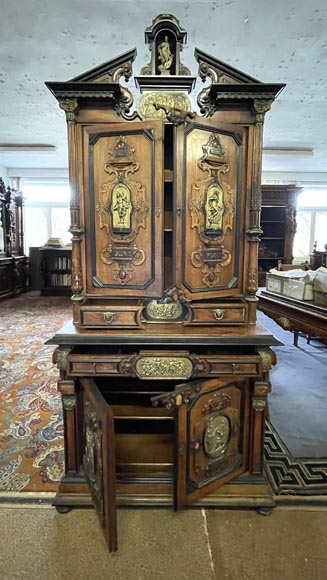 Imposing Neo-Renaissance cabinet in walnut, marble, gilt bronze and hardstones, circa 1870 Imposing Neo-Renaissance cabinet in walnut, marble, gilt bronze and hardstones, circa 1870-1
