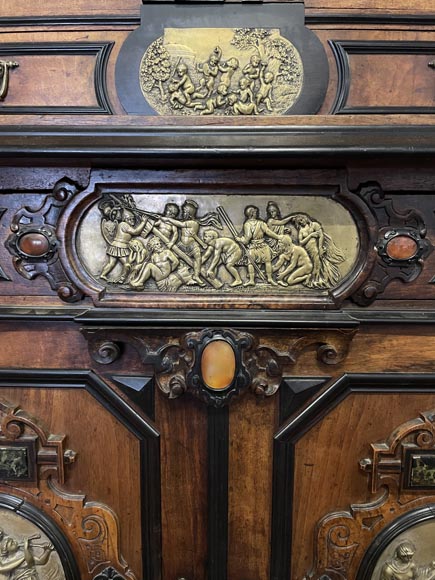 Imposing Neo-Renaissance cabinet in walnut, marble, gilt bronze and hardstones, circa 1870 Imposing Neo-Renaissance cabinet in walnut, marble, gilt bronze and hardstones, circa 1870-10