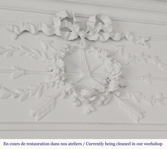 Louis XVI style trumeau decorated with a rose crown Louis XVI style trumeau decorated with a rose crown-2