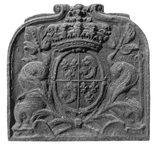 Cast iron fireback with the coat of arms of the Dauphin of France Cast iron fireback with the coat of arms of the Dauphin of France-0