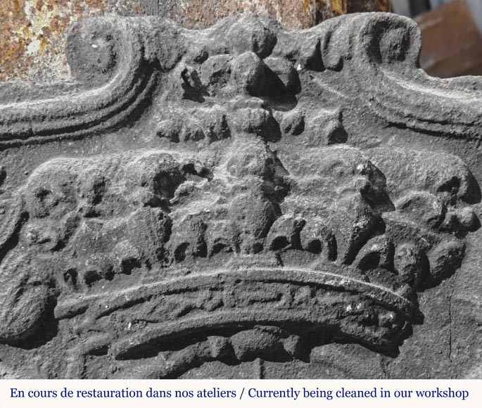 Cast iron fireback with the coat of arms of the Dauphin of France Cast iron fireback with the coat of arms of the Dauphin of France-1