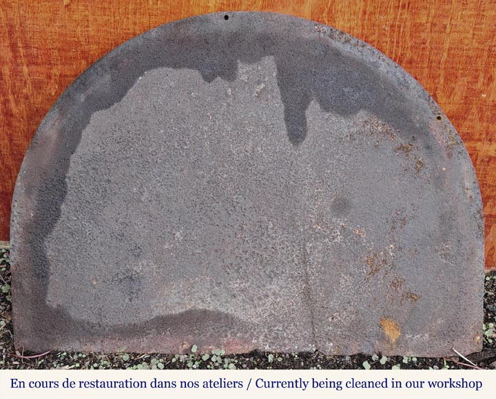 Cast iron fireback in a semicircle, dated 1623 Cast iron fireback in a semicircle, dated 1623-6