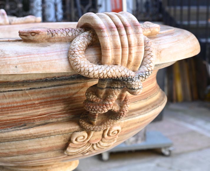 Pair of monumental 19th-century vases in ribboned onyx alabaster Pair of monumental 19th-century vases in ribboned onyx alabaster-5