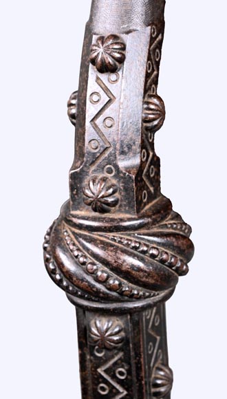 E. LARCHEVÊQUE, pair of wrought iron fire dogs with dragon heads E. LARCHEVÊQUE, pair of wrought iron fire dogs with dragon heads-3