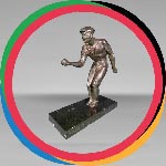 “The Petanque Player”, statuette in regula