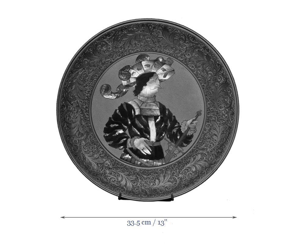 Maison KAYSER SOHN, Renaissance Personalities,  Pair of plates decorated in corviniello Maison KAYSER SOHN, Renaissance Personalities,  Pair of plates decorated in corviniello-4