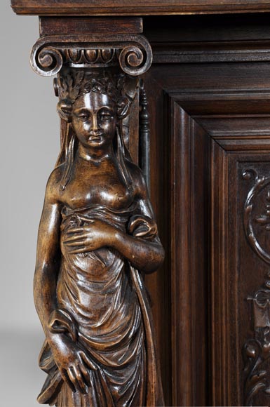 Antique Neo-Renaissance style dining room made out of carved walnut with grotesques and fantastics animals decor Antique Neo-Renaissance style dining room made out of carved walnut with grotesques and fantastics animals decor-3