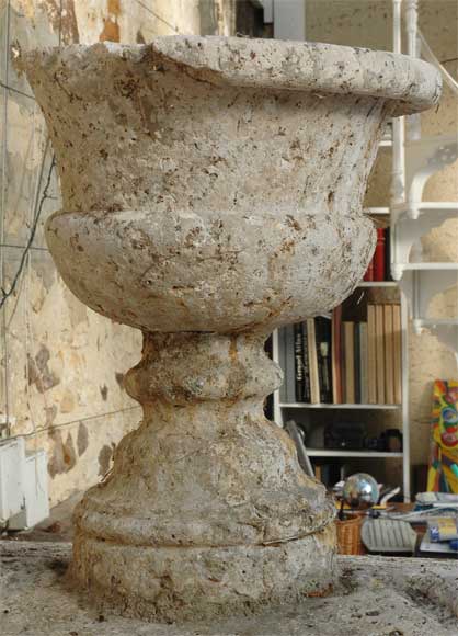 Antique stone well from the 18th century Antique stone well from the 18th century-8