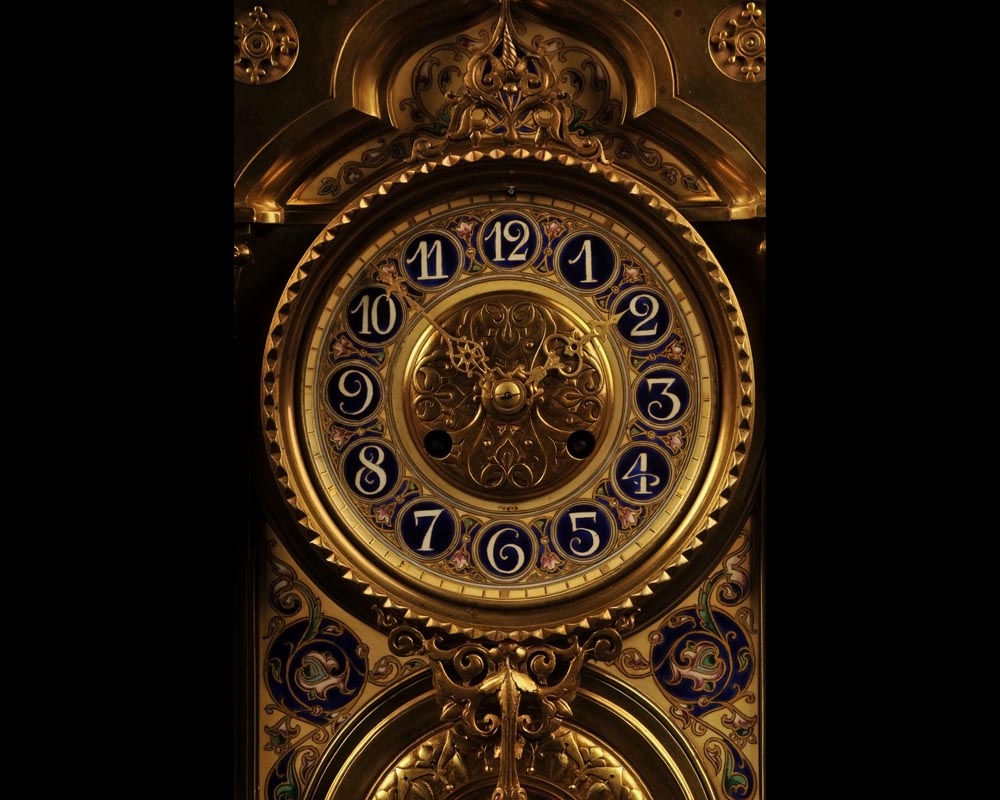 Mantle garniture in the orientalist taste  in gilt-bronze with  polychrome porcelain decoration   Mantle garniture in the orientalist taste  in gilt-bronze with  polychrome porcelain decoration  -2