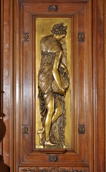 Eugène Frager, Meynard Manufacture (cabinetmaker), Ferdinand Barbedienne (bronze manufacturer), Louis-Constant Sevin (ornemanist) - Exceptional Neo-Renaissance style dining room set made out of carved walnut Eugène Frager, Meynard Manufacture (cabinetmaker), Ferdinand Barbedienne (bronze manufacturer), Louis-Constant Sevin (ornemanist) - Exceptional Neo-Renaissance style dining room set made out of carved walnut-4