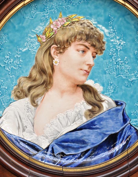 A. TEBARQUE - Pair of women portraits made out of glazed stoneware A. TEBARQUE - Pair of women portraits made out of glazed stoneware-2