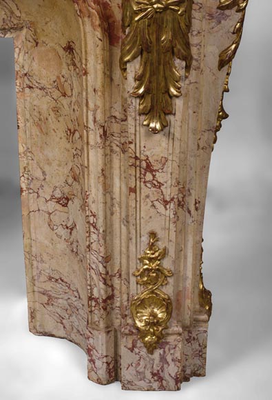 Prestigious antique fireplace in Scagliola as Sarrancolin Fantastico marble made after the fireplace of the Council Room at the Palace of Versailles Prestigious antique fireplace in Scagliola as Sarrancolin Fantastico marble made after the fireplace of the Council Room at the Palace of Versailles-13