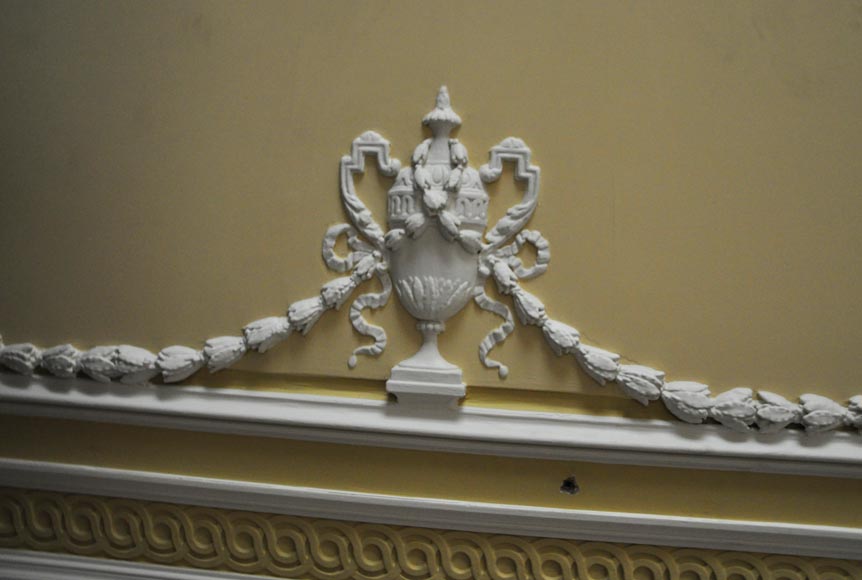 Very beautiful antique Louis XVI style paneled room coming from the Hotel de Crillon, Paris Very beautiful antique Louis XVI style paneled room coming from the Hotel de Crillon, Paris-16