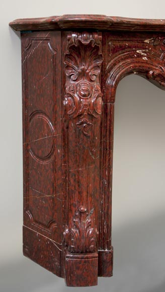 Very beautiful antique Louis XV style opulent fireplace made out of Red Griotte marble Very beautiful antique Louis XV style opulent fireplace made out of Red Griotte marble-5