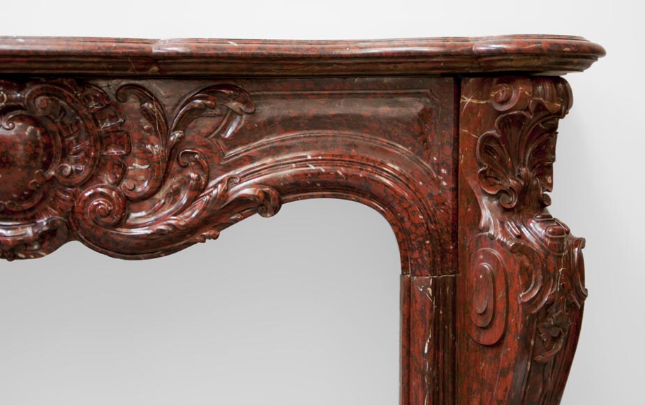 Very beautiful antique Louis XV style opulent fireplace made out of Red Griotte marble Very beautiful antique Louis XV style opulent fireplace made out of Red Griotte marble-10