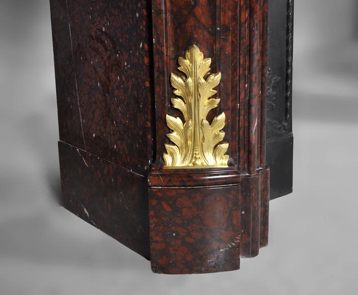 Very beautiful antique Louis XV style fireplace made out of Red Griotte marble with gilded bronze ornaments Very beautiful antique Louis XV style fireplace made out of Red Griotte marble with gilded bronze ornaments-4