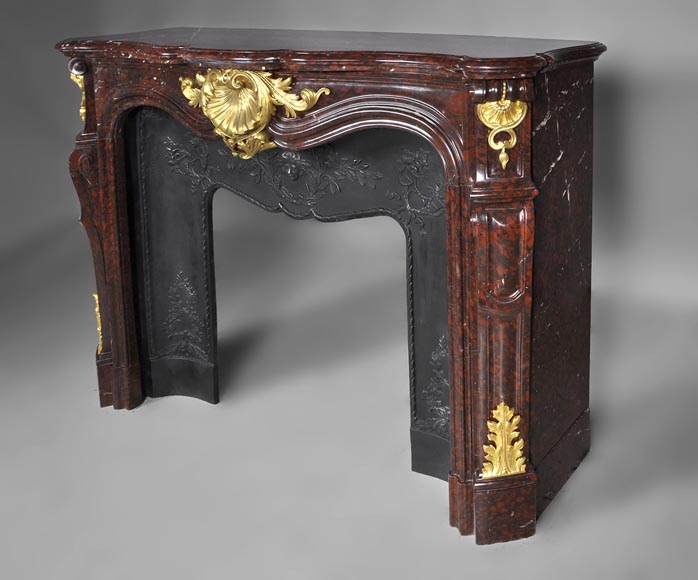 Very beautiful antique Louis XV style fireplace made out of Red Griotte marble with gilded bronze ornaments Very beautiful antique Louis XV style fireplace made out of Red Griotte marble with gilded bronze ornaments-5