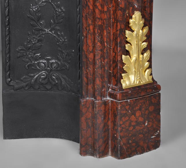 Very beautiful antique Louis XV style fireplace made out of Red Griotte marble with gilded bronze ornaments Very beautiful antique Louis XV style fireplace made out of Red Griotte marble with gilded bronze ornaments-7