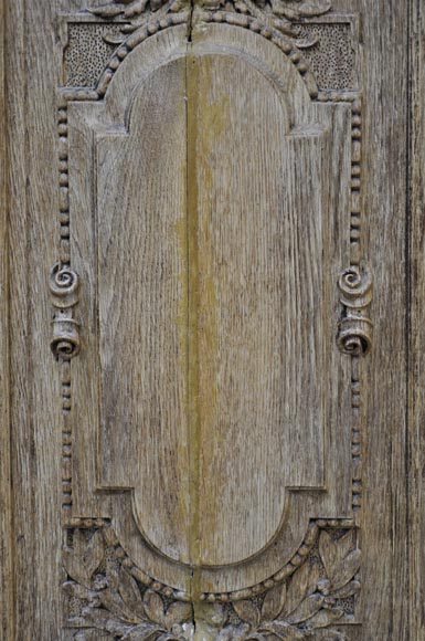 Carved oak wood double door with grotesque decor Carved oak wood double door with grotesque decor-3