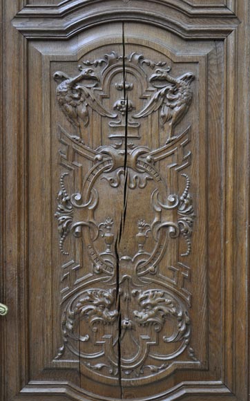 False pair of antique  carved oak doors from the 19th century False pair of antique  carved oak doors from the 19th century-4