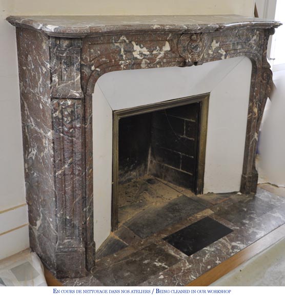 Antique Louis XV style fireplace in Red from the North marble, 19th century Antique Louis XV style fireplace in Red from the North marble, 19th century-2