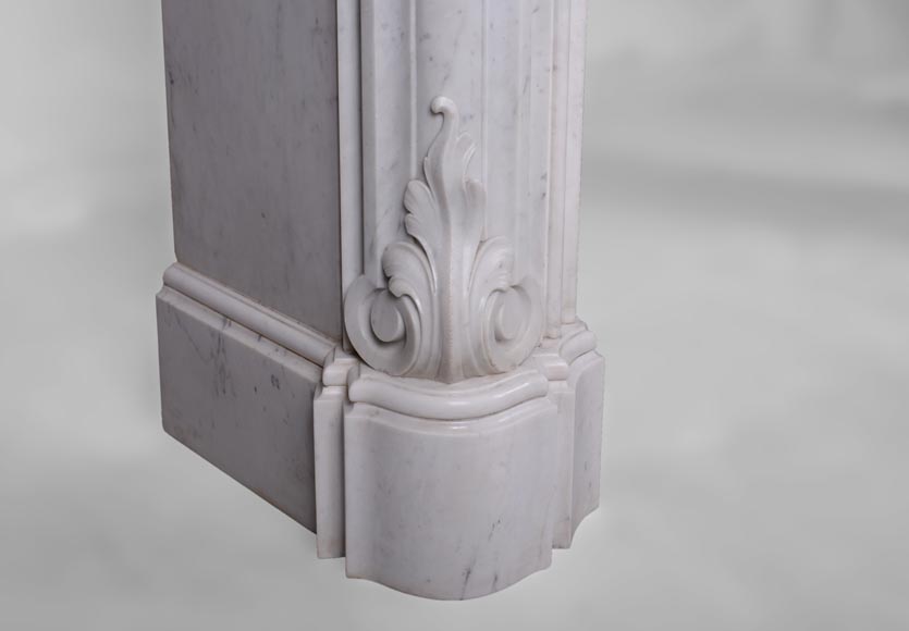 Beautiful antique Louis XV style fireplace with opulent decor in white Carrara marble Beautiful antique Louis XV style fireplace with opulent decor in white Carrara marble-6