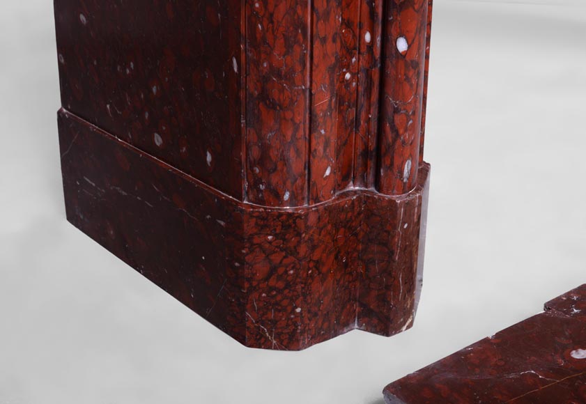 Antique Louis XIV style fireplace in Red Griotte marble with its cast iron insert Antique Louis XIV style fireplace in Red Griotte marble with its cast iron insert-4