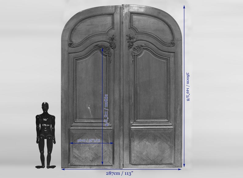 Important and rare door from an Haussmannian building in oakwood, late 19th century  Important and rare door from an Haussmannian building in oakwood, late 19th century -11