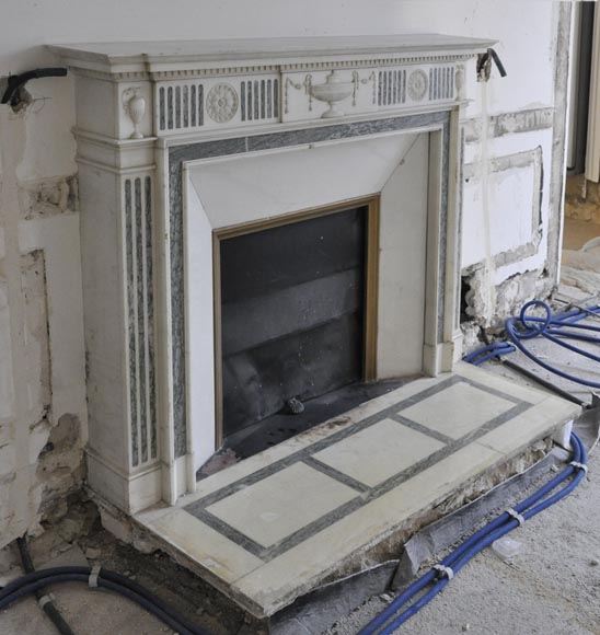 Beautiful Victorian style antique fireplace in Carrara Statuary marble and inlays of Vert d'Estours marble with vases and bowl-3