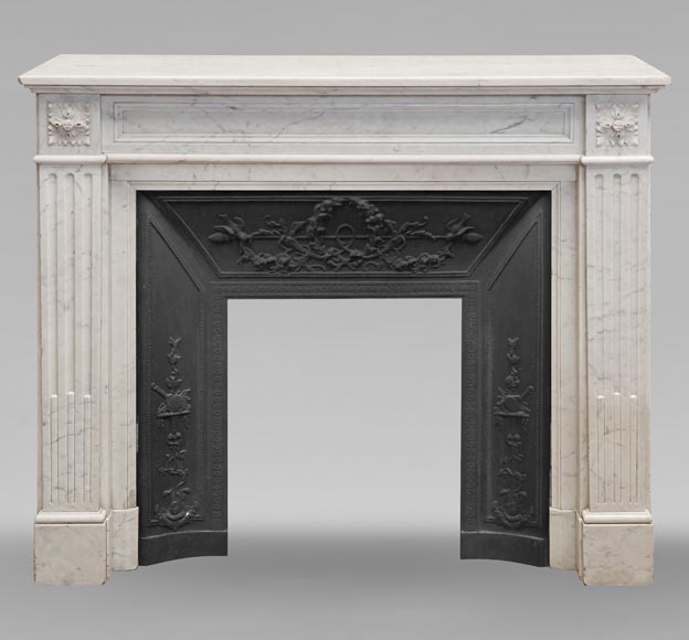 Louis XVI mantel in Carrara marble Louis XVI mantel in Carrara marble-0