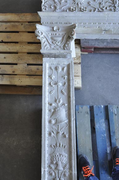 Important antique doorway in marble stone, Renaissance period  Important antique doorway in marble stone, Renaissance period -2