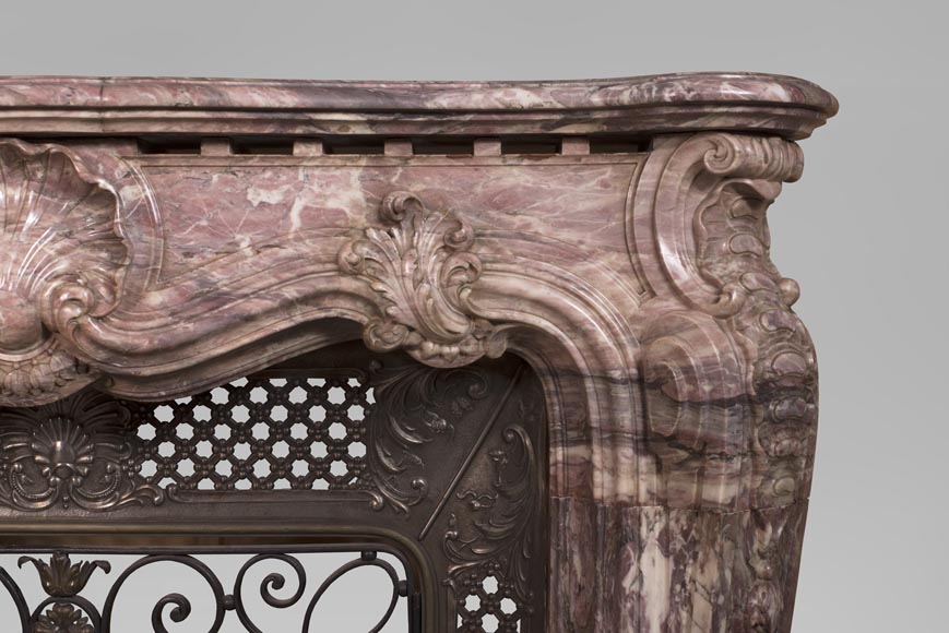 Very beautiful antique Louis XV style opulent fireplace made out of Fleur de Pêcher marble Very beautiful antique Louis XV style opulent fireplace made out of Fleur de Pêcher marble-9