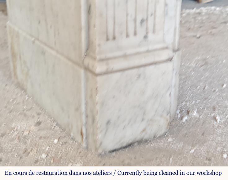 Louis XVI style mantel with sunflower blossom in Carrara marble Louis XVI style mantel with sunflower blossom in Carrara marble-4