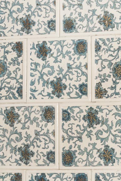 Important antique wood-burner made out of white and blue earthenware Important antique wood-burner made out of white and blue earthenware-1