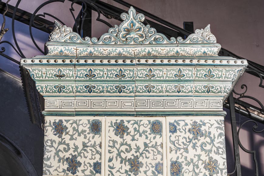 Important antique wood-burner made out of white and blue earthenware Important antique wood-burner made out of white and blue earthenware-2