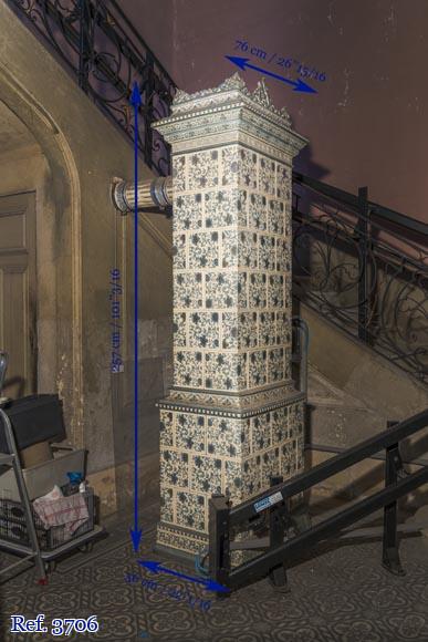 Important antique wood-burner made out of white and blue earthenware Important antique wood-burner made out of white and blue earthenware-5