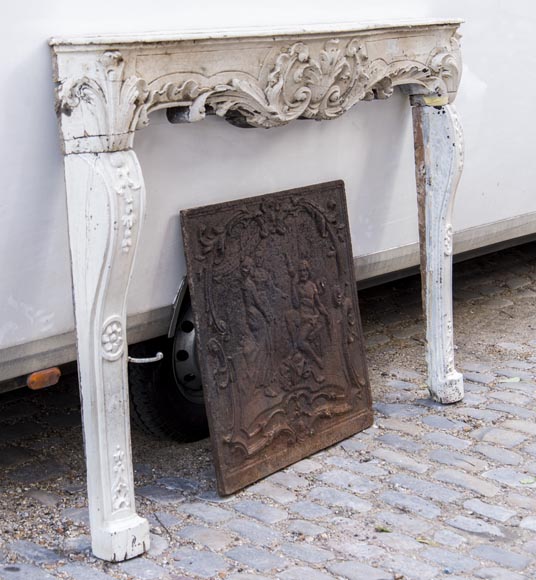 A beautiful antique richly sculpted fireplace from Louis XV period made out of painted oak A beautiful antique richly sculpted fireplace from Louis XV period made out of painted oak-2