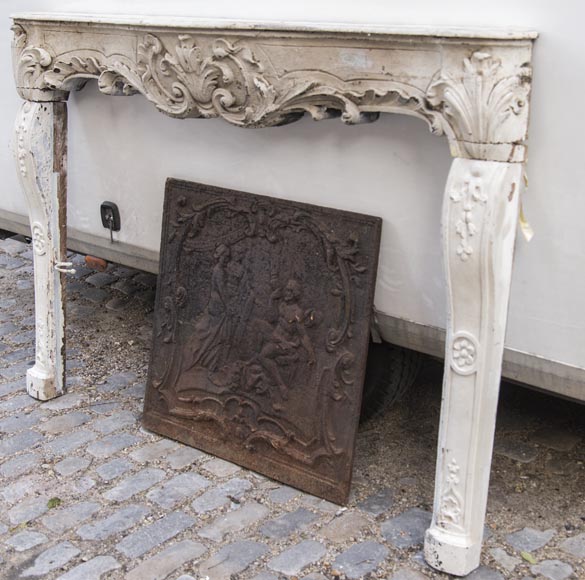 A beautiful antique richly sculpted fireplace from Louis XV period made out of painted oak A beautiful antique richly sculpted fireplace from Louis XV period made out of painted oak-7