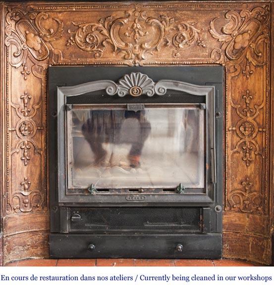 An antique Louis XIV style fireplace, with acroterion and Bollection, made out of Rouge Griotte marble An antique Louis XIV style fireplace, with acroterion and Bollection, made out of Rouge Griotte marble-7