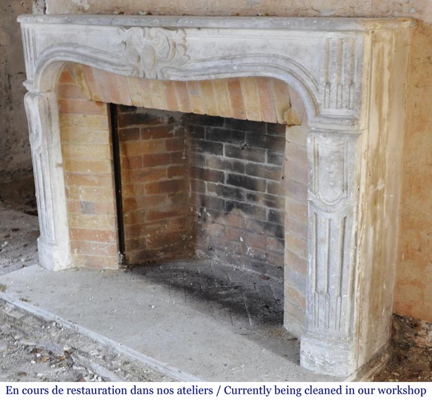 Antique Louis XV period fireplace in sculpted stone Antique Louis XV period fireplace in sculpted stone-7