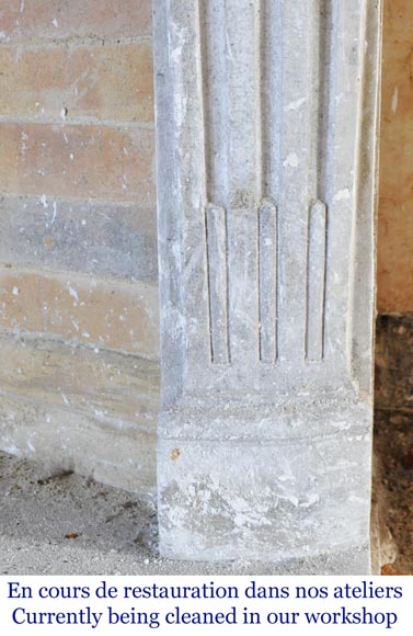 Antique Louis XV period fireplace in sculpted stone Antique Louis XV period fireplace in sculpted stone-9