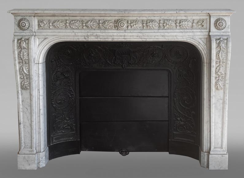 Antique Napoleon III style fireplace in Carrara marble carved with oak leaves Antique Napoleon III style fireplace in Carrara marble carved with oak leaves-0