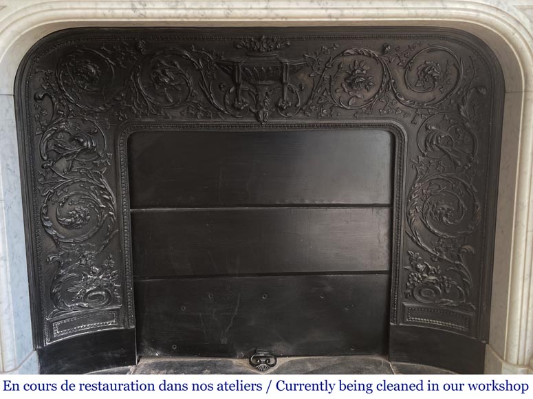 Antique Napoleon III style fireplace in Carrara marble carved with oak leaves Antique Napoleon III style fireplace in Carrara marble carved with oak leaves-6