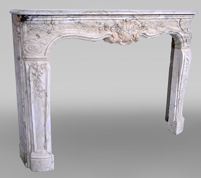 Louis XV period fireplace in Calacatta marble with finely carved entablature, 18th century Louis XV period fireplace in Calacatta marble with finely carved entablature, 18th century-6