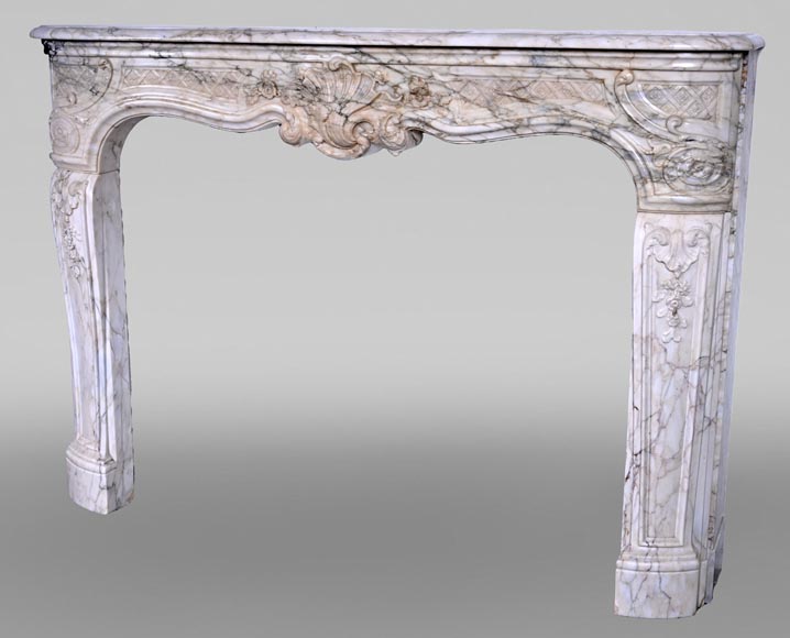 Louis XV period fireplace in Calacatta marble with finely carved entablature, 18th century Louis XV period fireplace in Calacatta marble with finely carved entablature, 18th century-7