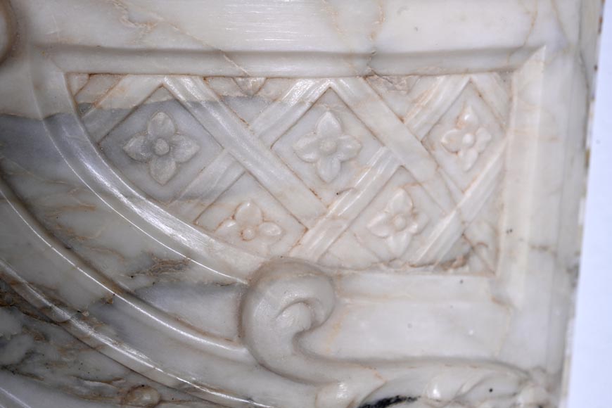 Louis XV period fireplace in Calacatta marble with finely carved entablature, 18th century Louis XV period fireplace in Calacatta marble with finely carved entablature, 18th century-9