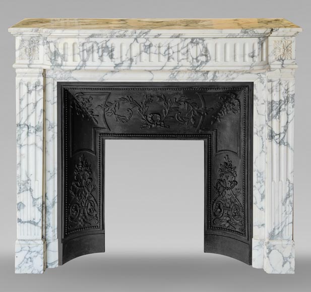 Louis XVI style mantel in Arabescato marble decorated with fluting Louis XVI style mantel in Arabescato marble decorated with fluting-0