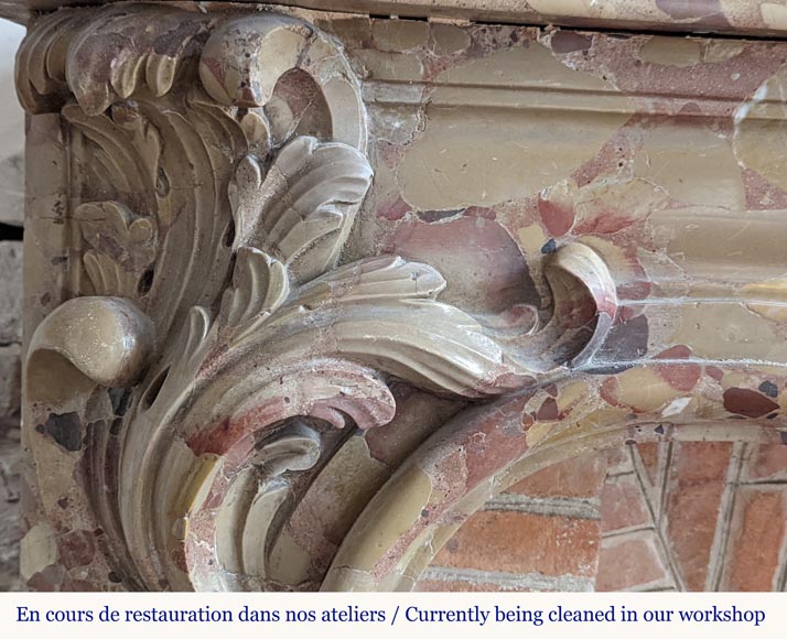 Louis XV period mantel in Alep Breccia with a winged shell Louis XV period mantel in Alep Breccia with a winged shell-6