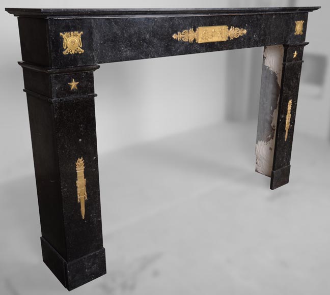 Empire period mantel in belgian petit granit with bronzes on the theme of the death of Archimedes Empire period mantel in belgian petit granit with bronzes on the theme of the death of Archimedes-5